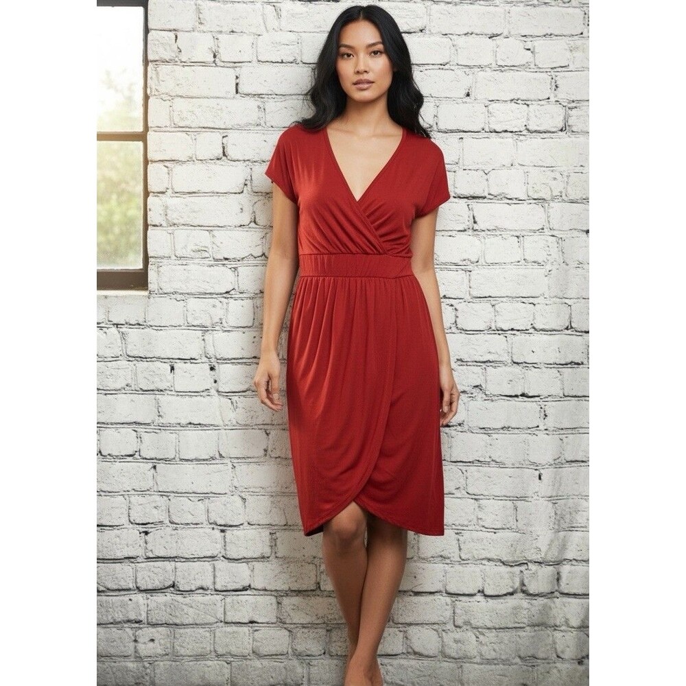 Women's Boutique Women Red Wrap Dress V-Neck Tulip Hem Short Sleeve Size L
